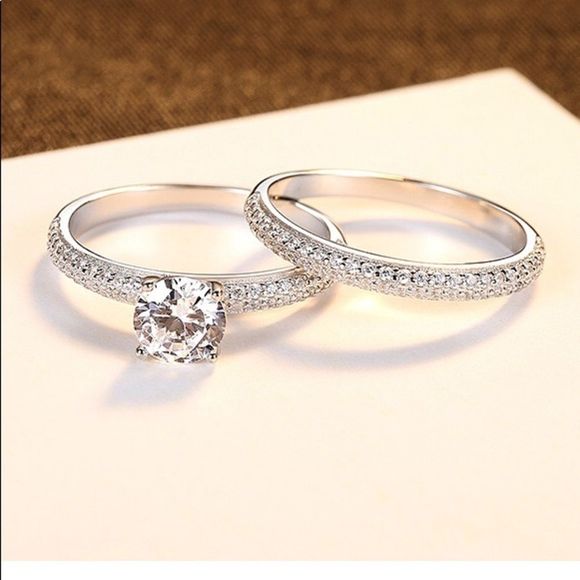 Diamond Engagement Ring 2 Piece Set​​​​ - Picture 5 of 6